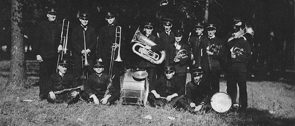 newell-military-band-1912-598.jpg