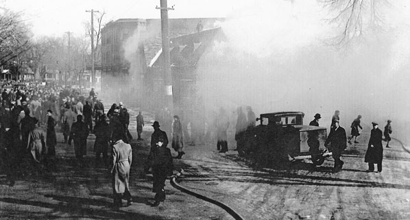 oakland-pharmacy-fire-1935-598.jpg