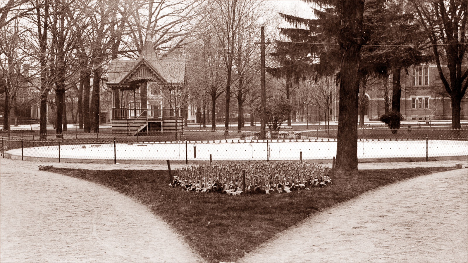 bronson-park-bandstand-1909-2-1600
