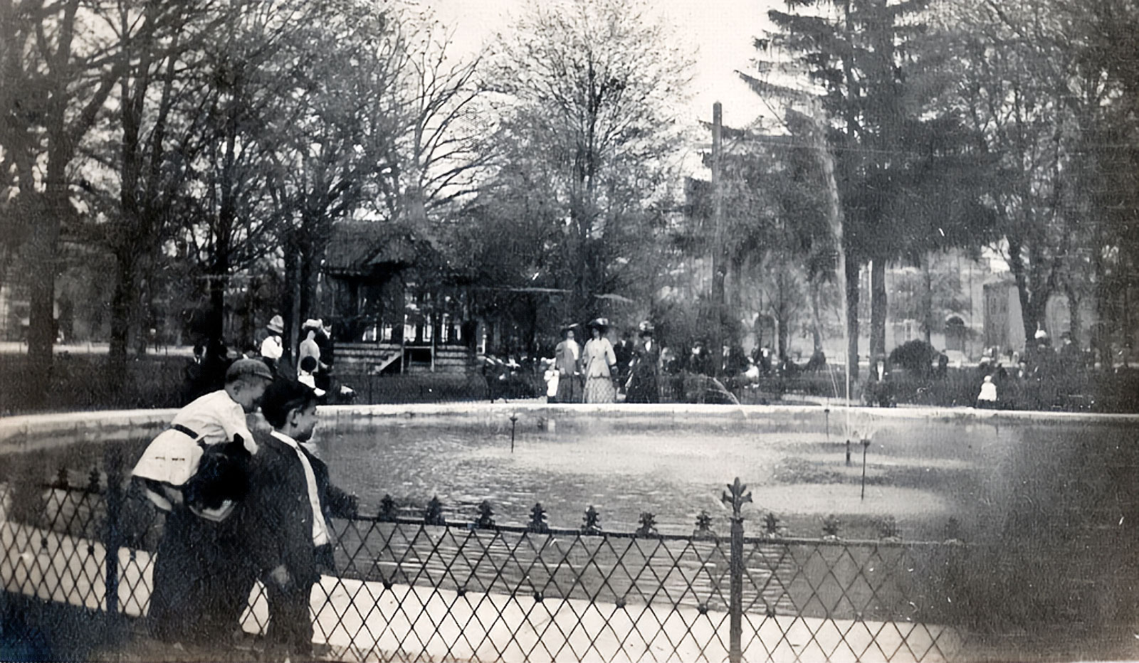 bronson-park-bandstand-kvm-197-1900-1600