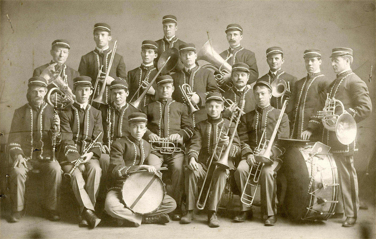 kzoo-band-kvm-99-10-1-1600