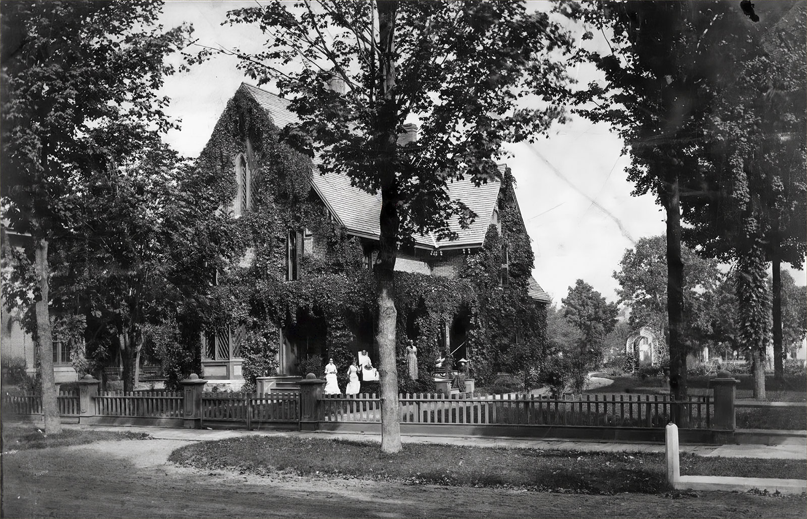 p-6641-0-1-DeYoe-house-1600
