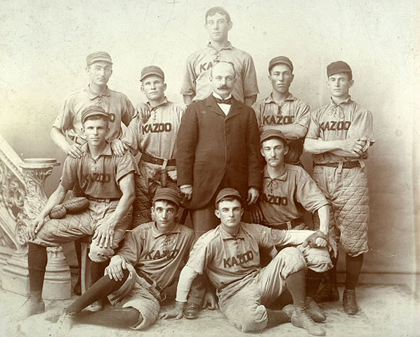 kazoo-baseball-team-1910-025623-598.jpg