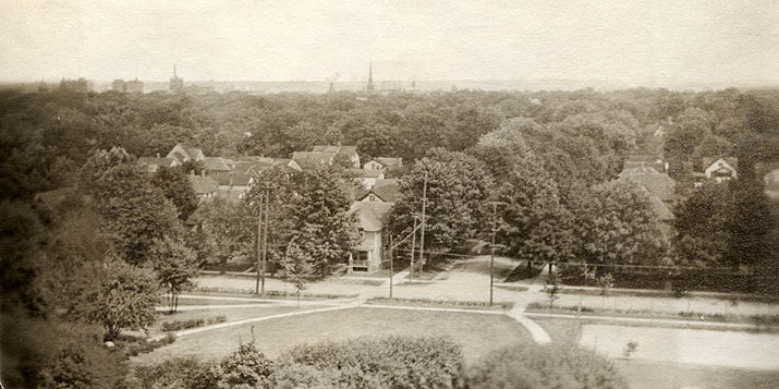 wmu-field-1919-715.jpg