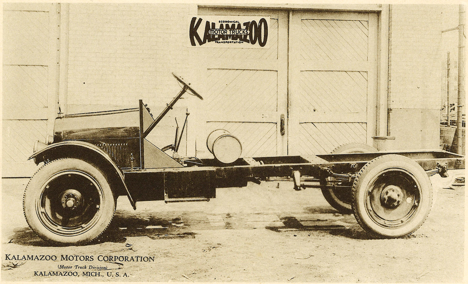 wmu-kalamazoo-truck-0949_001-1600.jpg
