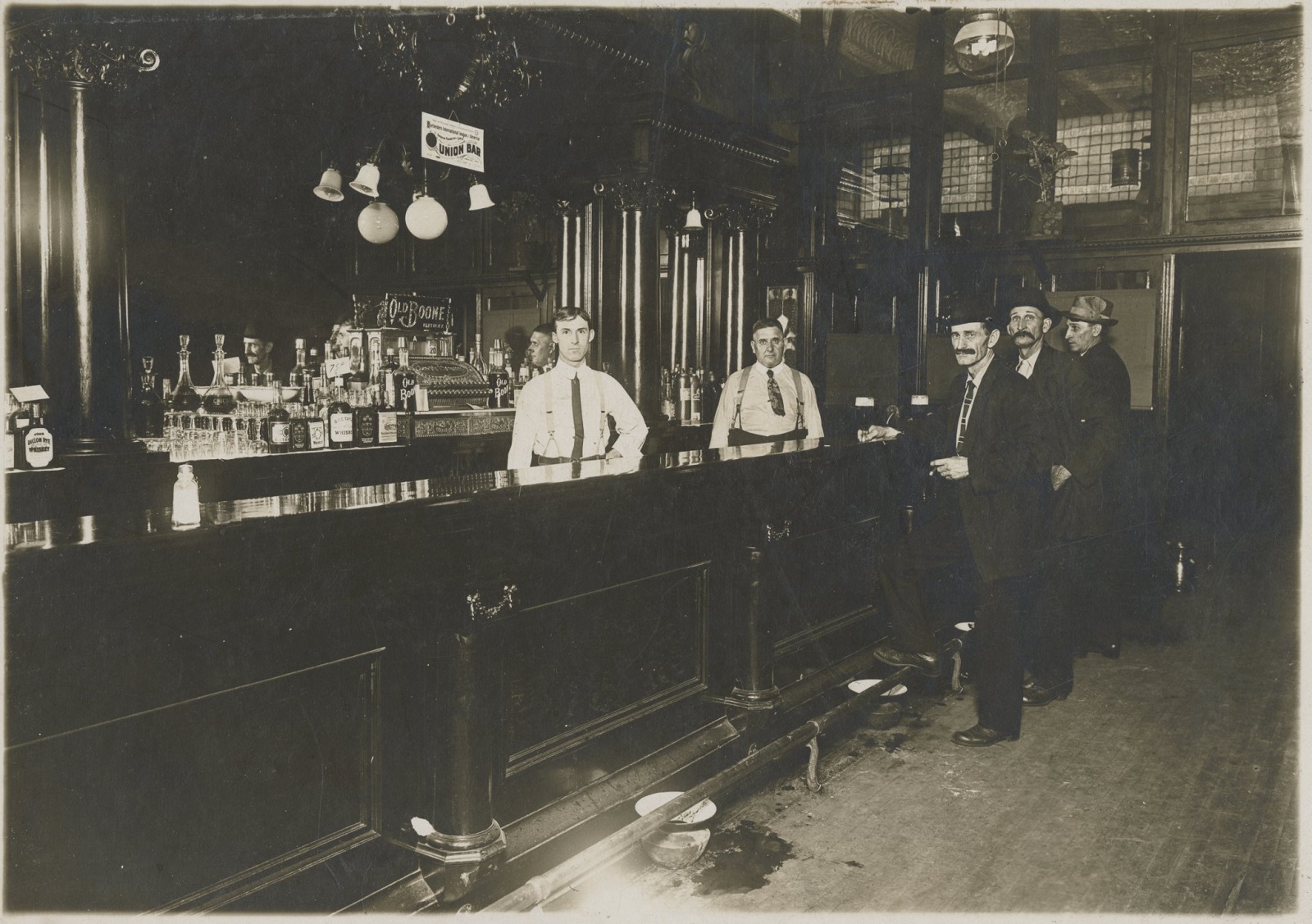 tavern-kvm-69-417-c1915-2-1600